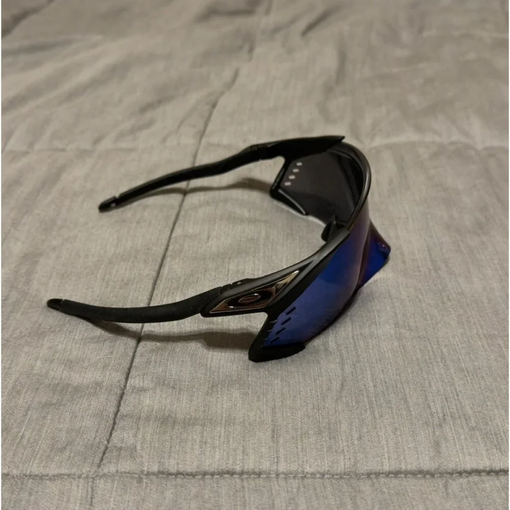 Oakley Velo Kato Men’s Sunglasses Matte Black Frame / PRIZM Blue / Green Lens